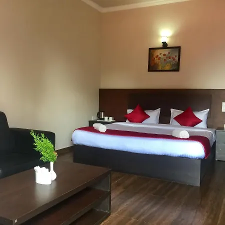 Velu'S Resort Gudalur  Exterior photo