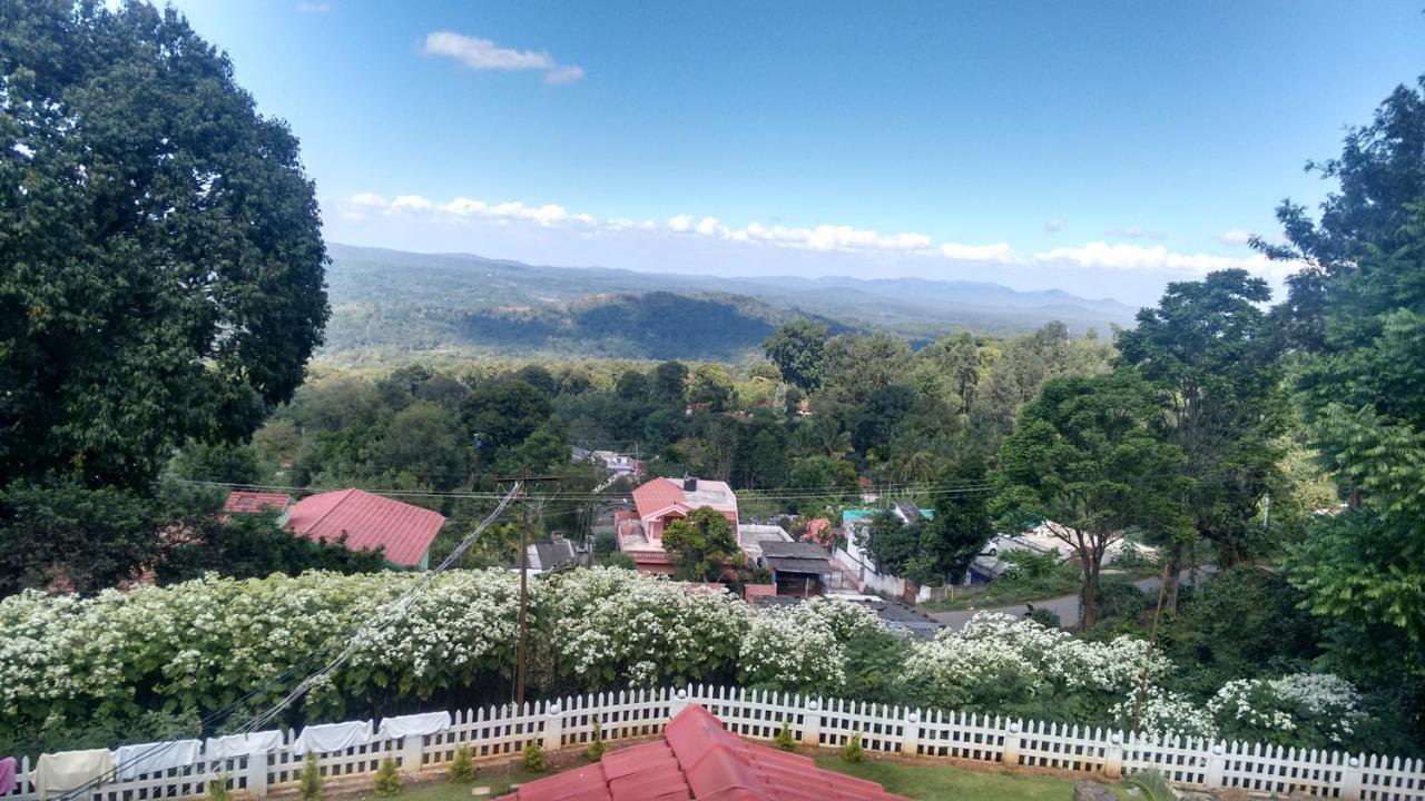 Velu's Homestay *